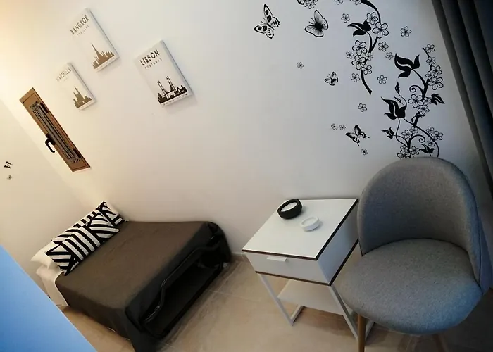 Bed & Breakfast Black-and-white 4*