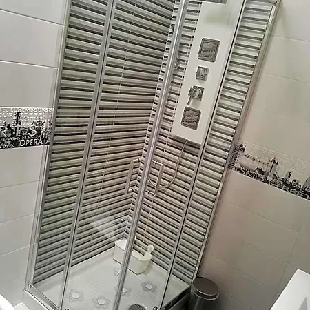 Black-and-white Bed & Breakfast Gallipoli