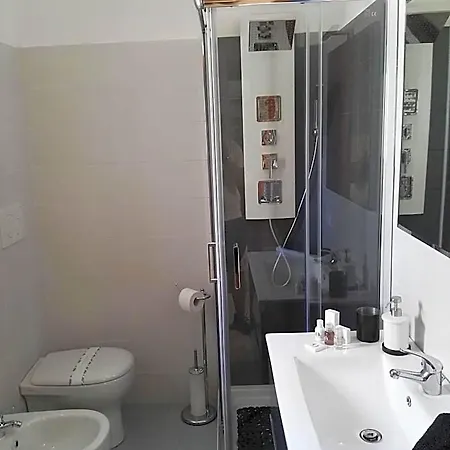 Black-and-white Bed & Breakfast
