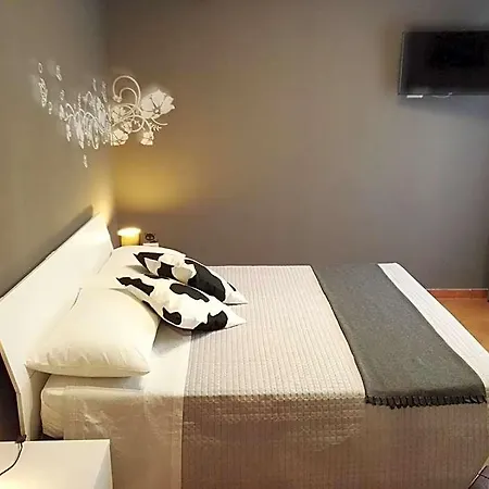 Black-and-white Bed & Breakfast