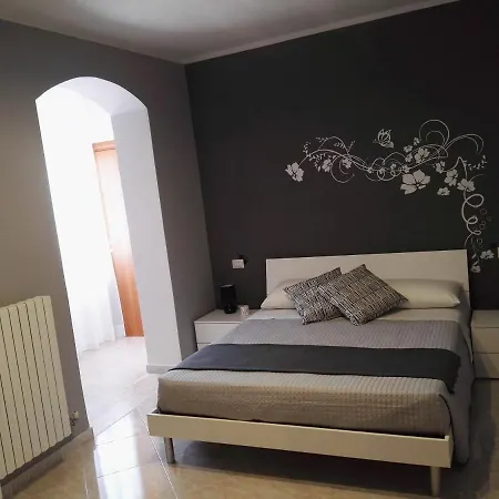 Bed & Breakfast Black-and-white