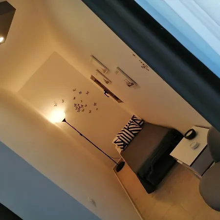 Bed & Breakfast Black-and-white 4*