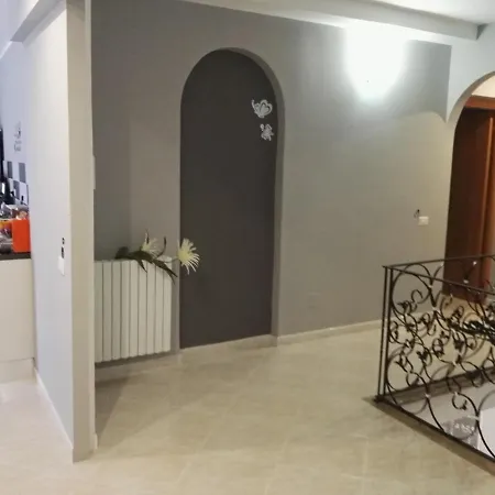 Black-and-white Bed & Breakfast Gallipoli