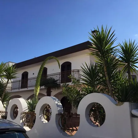 Black-and-white Gallipoli