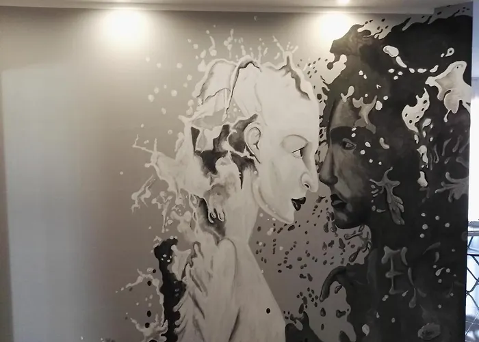 住宿加早餐酒店 Black-and-white