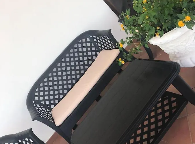 Black-and-white Bed & Breakfast Gallipolli