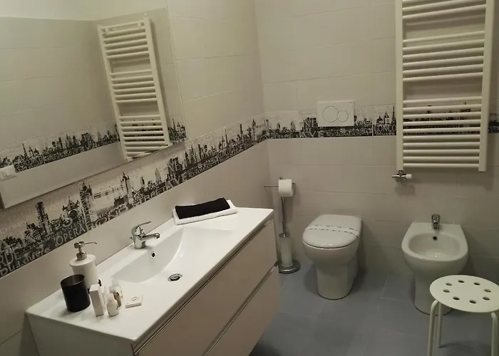 Bed & Breakfast Black-and-white Gallipolli