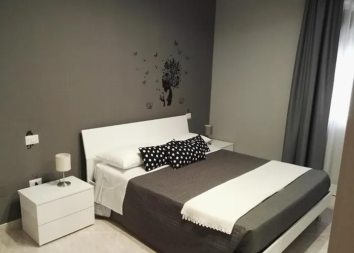 Black-and-white Bed & Breakfast 4*