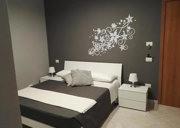 Black-and-white Bed & Breakfast 4*